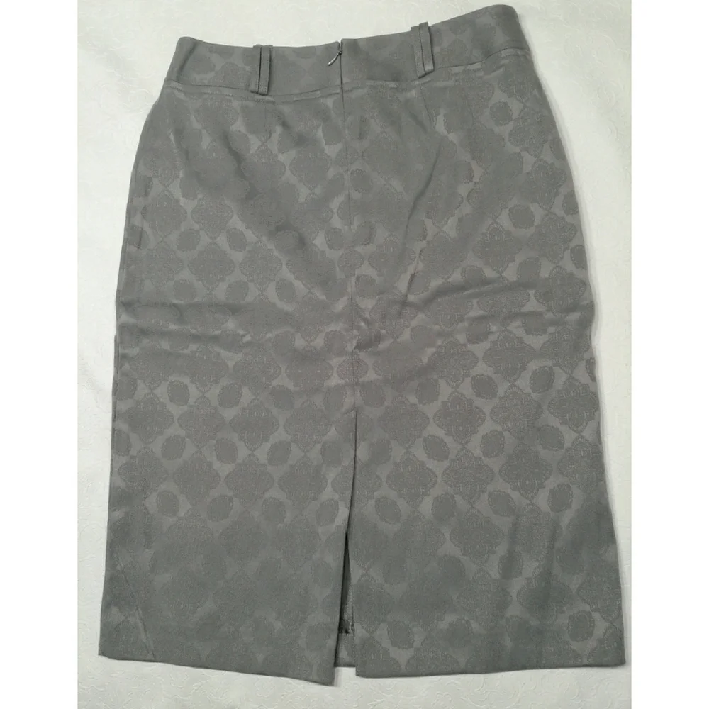 Worthington Gray Skirt size 6 petite